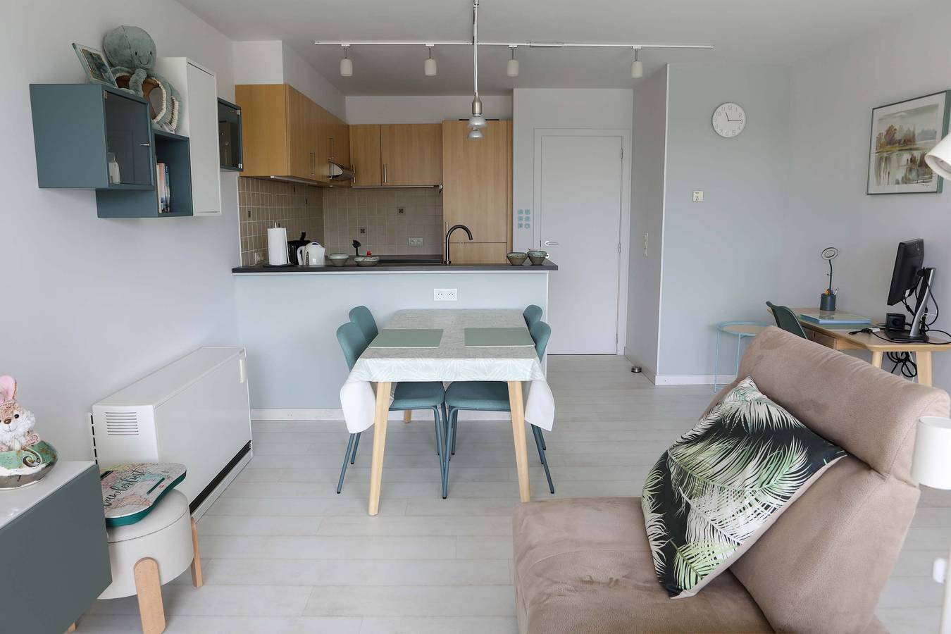 Appartement entier, Waterfront Apartment w/ Harbour Views in Zeebrugge in Bruges, Côte belge
