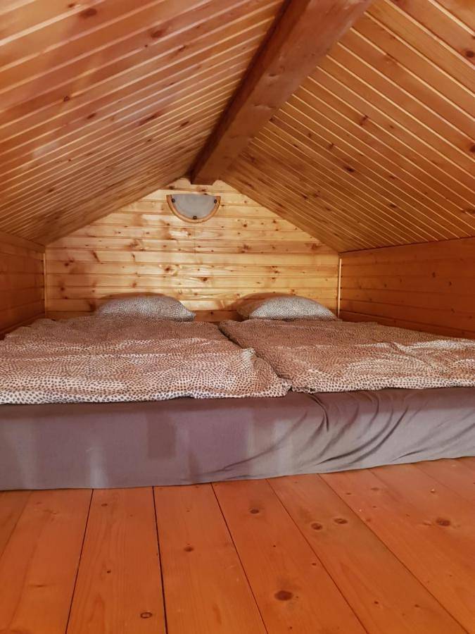 Holiday Village Tatralandia Bungalov 3-2-2 chatka 431 s 1 spálňou 1 obývačkou a 1 izbou v podkrovi in Liptovský Mikuláš, Low Tatras