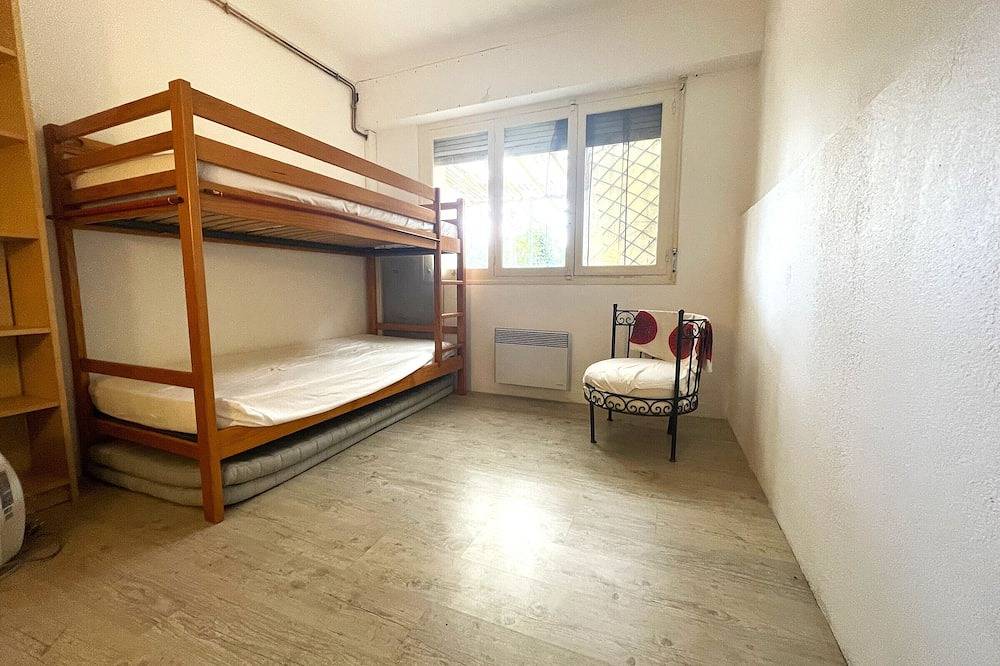 Entire apartment, Cozy 2-Br Apartment with Garden, Near Port and Town Center in Banyuls-sur-Mer in La Côte Vermeille, Banyuls-sur-Mer