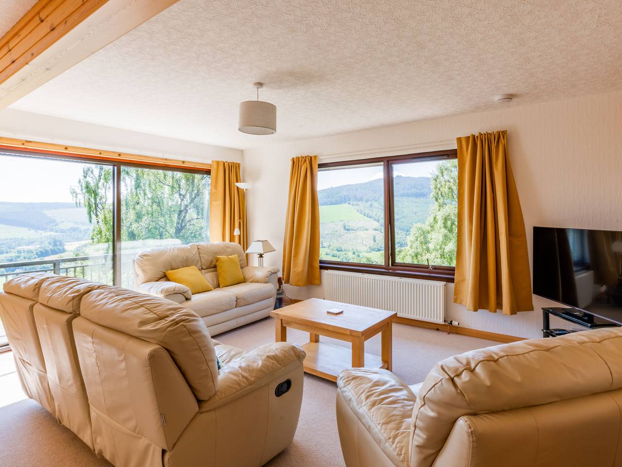 Achmony Secluded Westend in Highlands