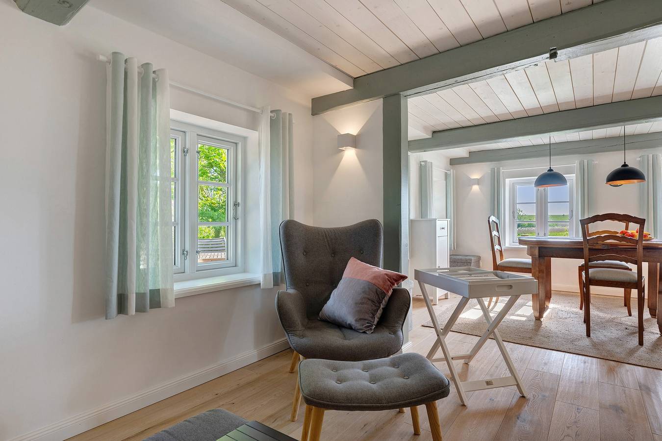 Entire apartment, Apartment 'Große Koje' with Private Terrace, Private Garden and Wi-Fi in Pellworm, Nordseeküste