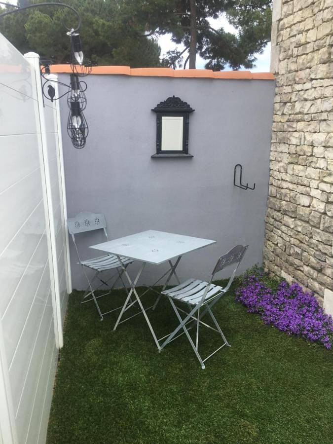 Location de vacances pour 3 personnes, avec vue et jardin, adapté aux familles à La Flotte - 3