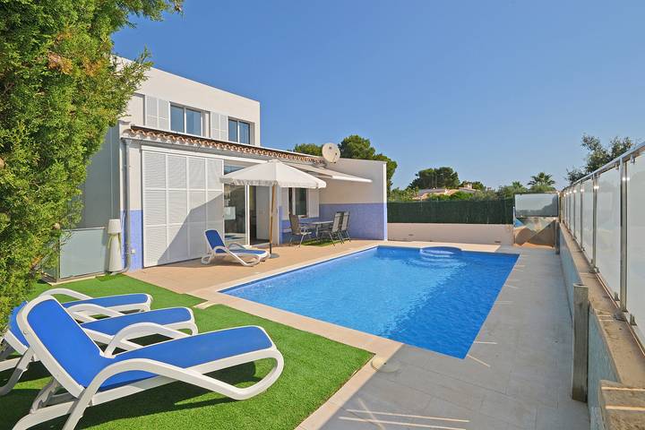 Finca für 6 Personen, mit Terrasse in Son Serra de Marina