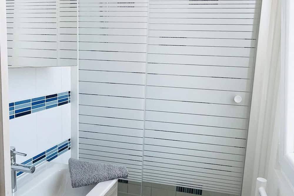 Apartamento entero, Grand Appartement à 10 Minutes de Paris in Bois-Colombes, Altos del Sena