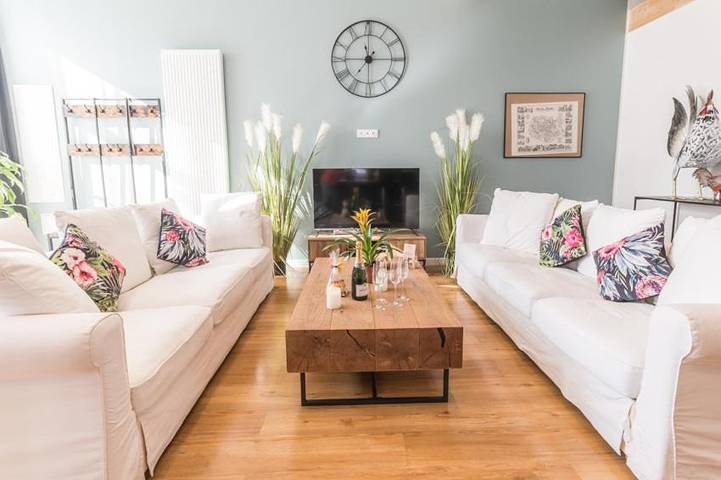 Location de vacances pour 6 personnes, avec terrasse à Viriat