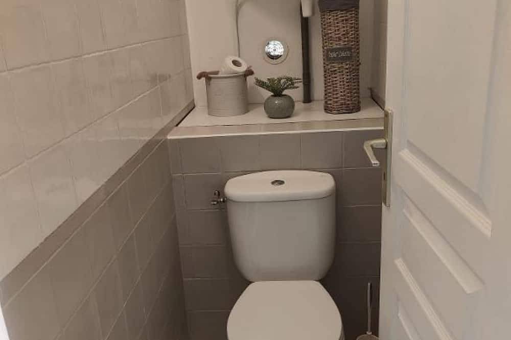 Ganze Wohnung, Studio à 150 m de la Plage D'agosta et des Commerces in Albitreccia, Ajaccio und Umgebung