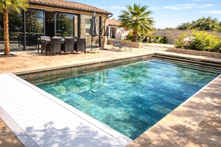 Gîte pour 2 personnes, avec piscine et jardin, animaux acceptés à Montaren-et-Saint-Médiers - 2