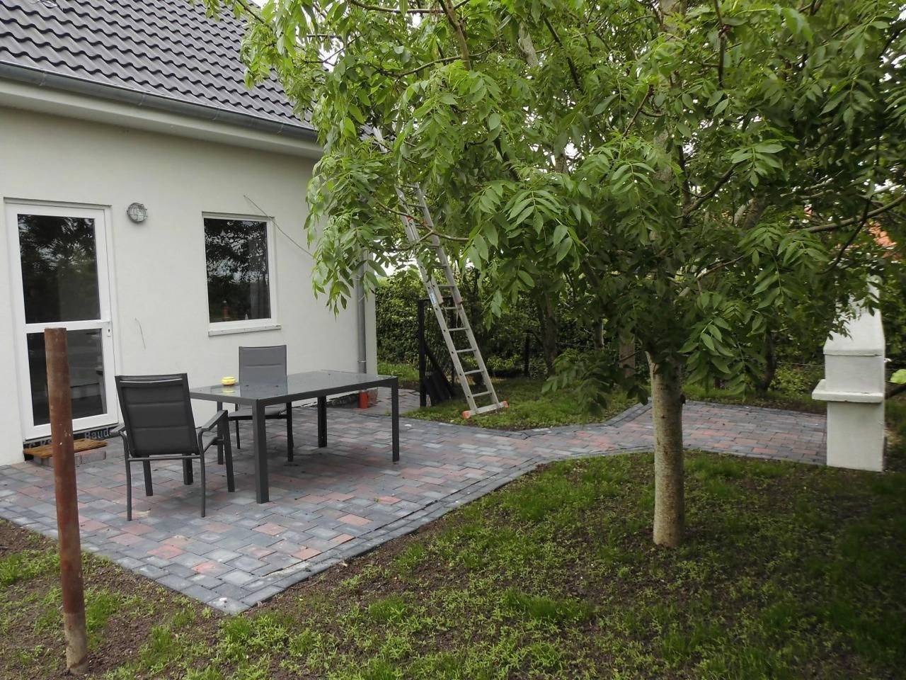 In Landschaftspolder mit Großem Garten in Bunde, Nordseeküste