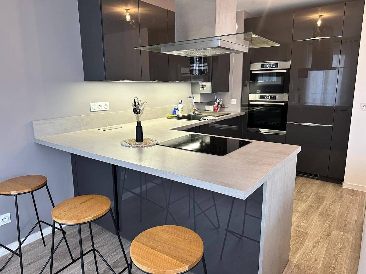 Appartement entier, Two-Bedroom Apartment in Vert-Saint-Denis, Seine-et-Marne