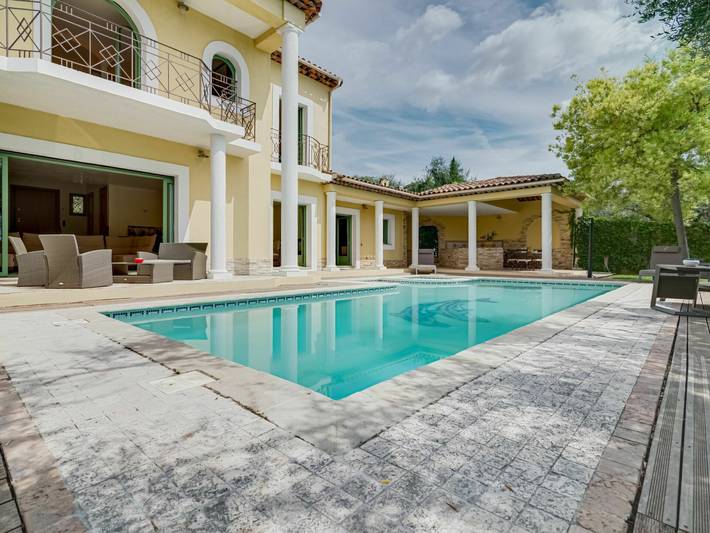 Villa per 6 persone, con giardino e balcone nonché idromassaggio a Grasse