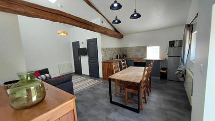 Gîte pour 6 personnes, avec vue ainsi que jardin et terrasse à Brullioles