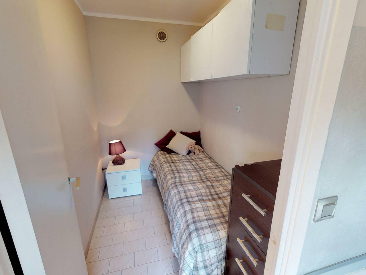 Studio entier, Studio rénové au calme avec alcôve in Menton, Région de Nice