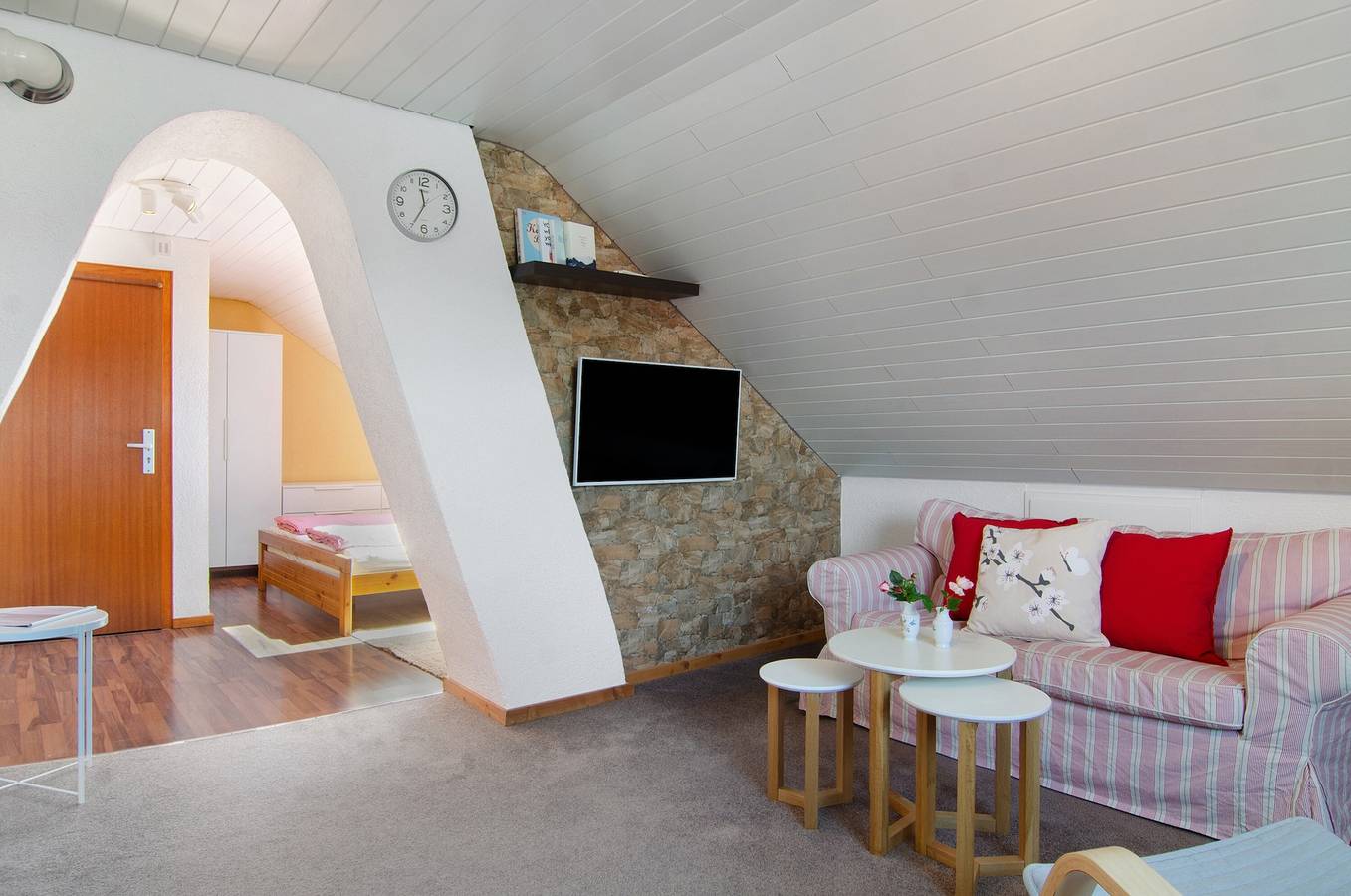 Ganze Wohnung, Ferienwohnung*** 'mit 40qm' mit Gemeinschaftsgarten und Wi-Fi in Radolfzell, Radolfzell am Bodensee