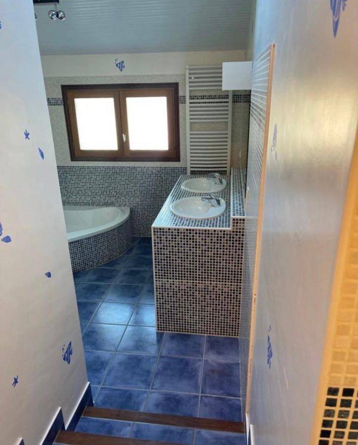 Chambre avec piscine, saison estivale in Urrugne, Région de Bayonne