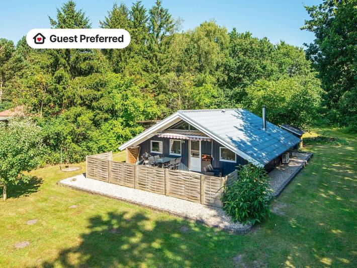 Ferieudlejning for 4 personer, med have og terrasse i Arrild