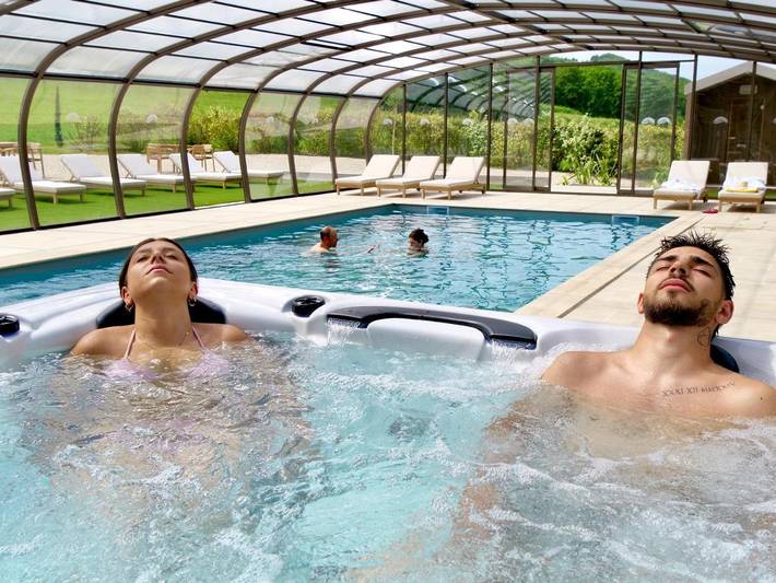 Appartement de vacances pour 3 personnes, avec sauna et piscine ainsi que jardin et jacuzzi
