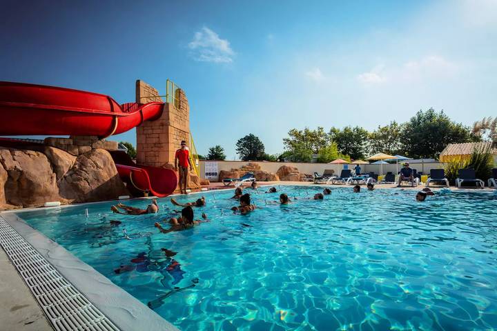 Camping pour 4 personnes, avec piscine et terrasse, animaux acceptés à Saint-Cyprien - 2