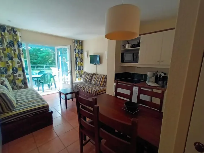 Apartamento de vacaciones para 4 personas, con terraza además de piscina y vistas - 1