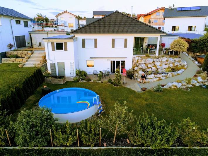 Bungalow für 2 Personen, mit Terrasse und Garten sowie Pool und Ausblick im Allgäu