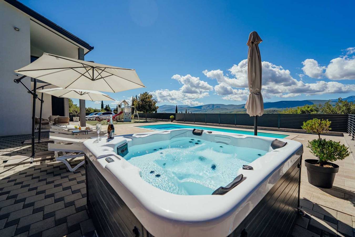 Villa Blue Lake Imotski in Imotski, Makarska Riviera