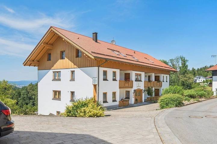 Ferienwohnung für 6 Personen, mit Balkon und Whirlpool sowie Garten und Sauna in Stocking