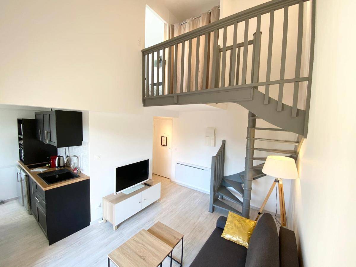 Appartement entier, Apartment with Balcony in Tourgéville, Région de Lisieux