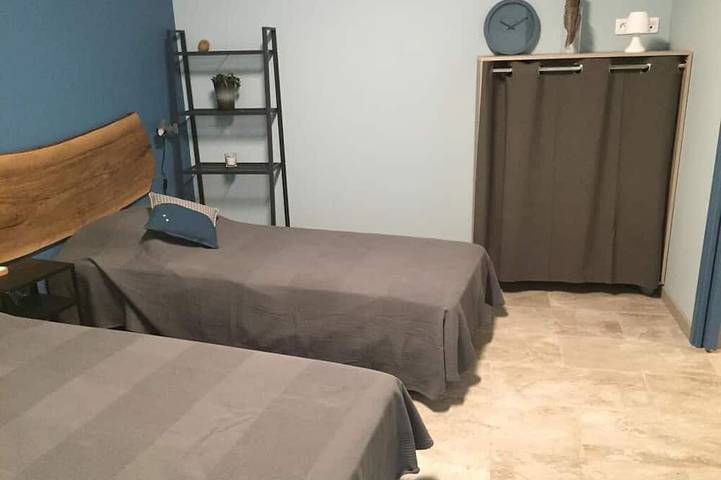 Location de vacances pour 12 personnes, avec jardin et jacuzzi, animaux acceptés à La Vacquerie-et-Saint-Martin-de-Castries - 3