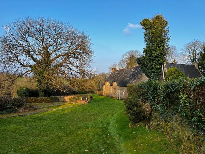Maison de vacances pour 6 personnes, avec terrasse et piscine ainsi que jardin et vue, animaux acceptés