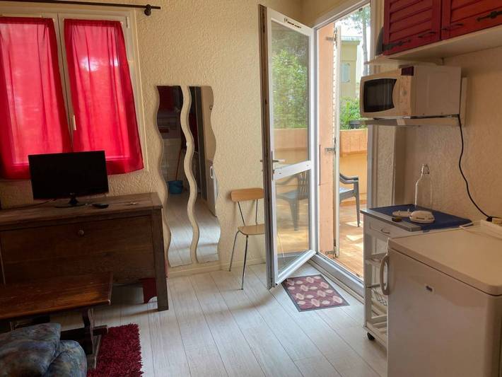 Gîte pour 2 personnes, avec terrasse dans Plage des Pins - 3