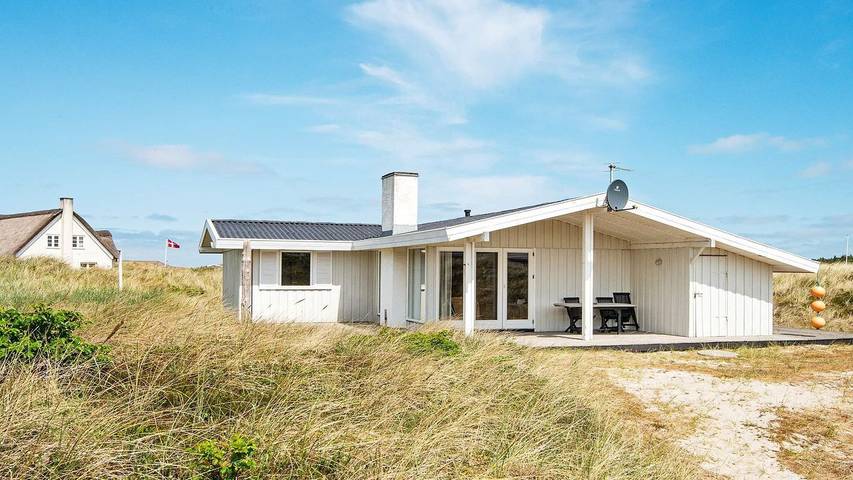 Ferieudlejning for 5 personer, med terrasse i Årgab