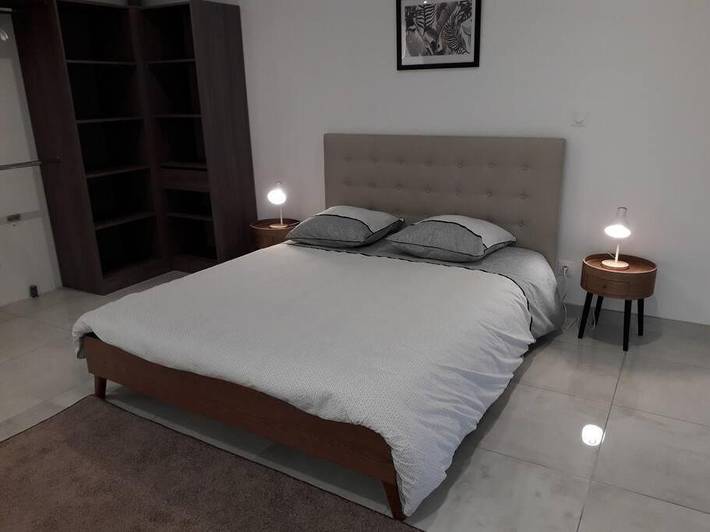 Location de vacances pour 6 personnes, avec jardin à Croix-Chapeau