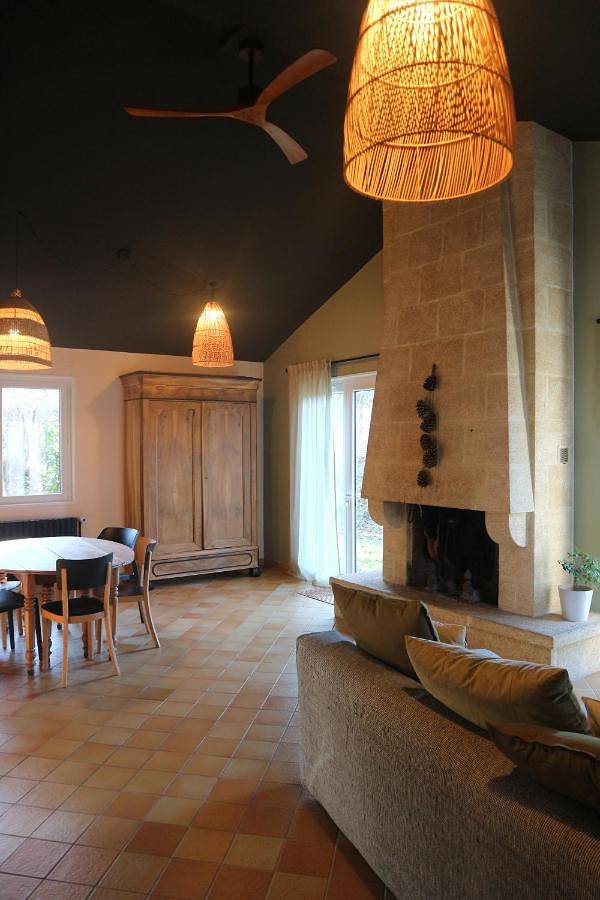 Gîte pour 4 personnes, avec jardin ainsi que vue et terrasse à Poule-les-Écharmeaux - 2