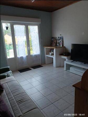 Gîte pour 2 personnes, avec jardin ainsi que vue et piscine à Montendre - 4