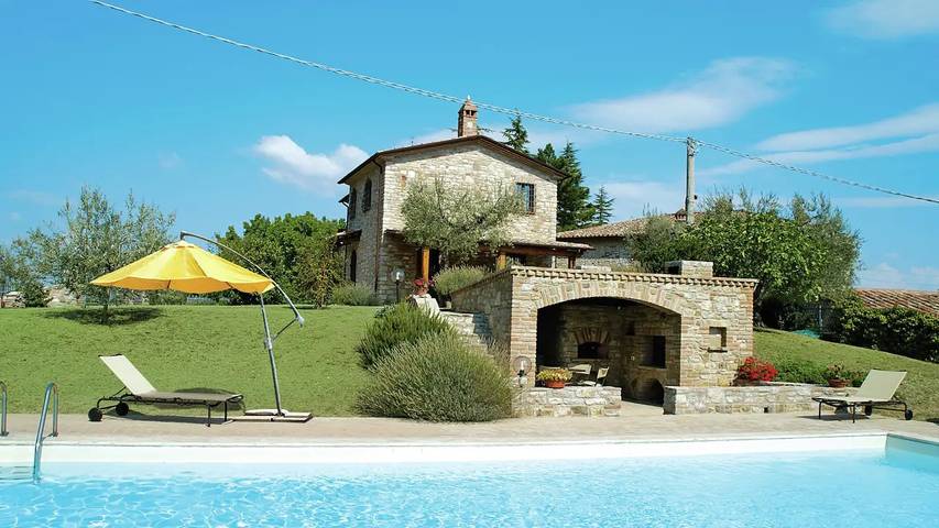 Casa vacanza per 8 persone, con giardino e piscina a Umbertide