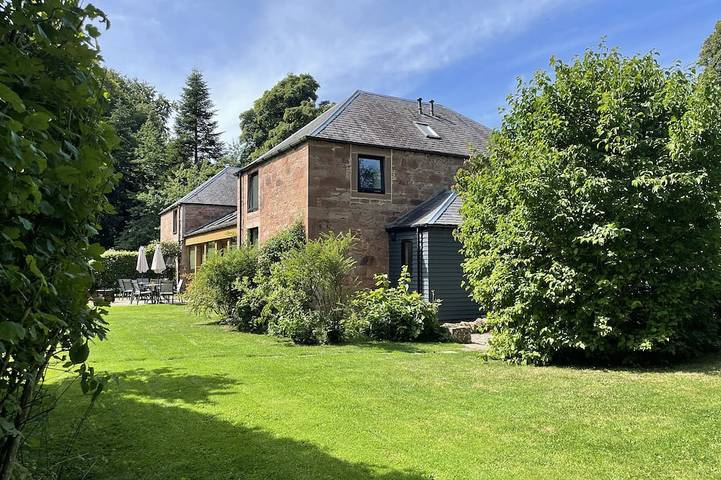 Cottage für 10 Personen, mit Terrasse und Garten - 1