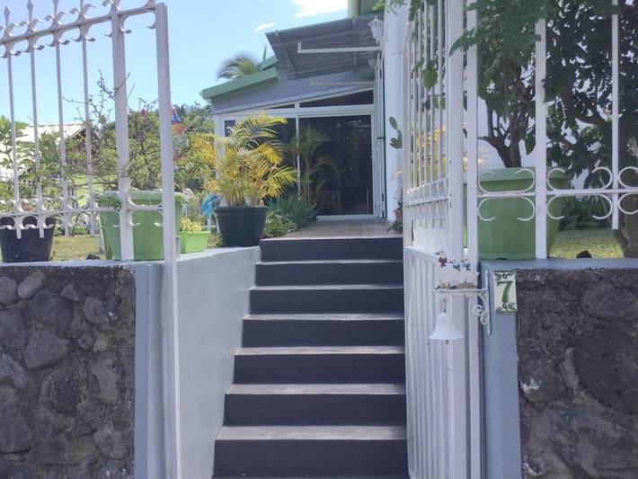 Gîte pour 2 personnes, avec jardin ainsi que terrasse et vue à La Possession - 2