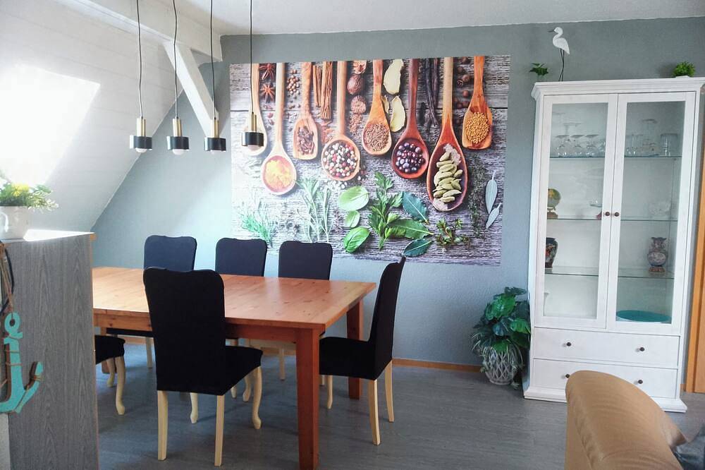 Ganze Wohnung, Apartment Mitte Ferienhof Remlin Pool, sauna, hot tub in Schwasdorf, Mecklenburgische Schweiz