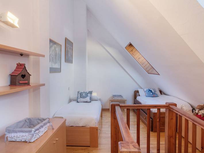Apartamento entero, Dúplex acogedor en Baqueira con parking y guardaesquís in Baqueira, Alto Arán