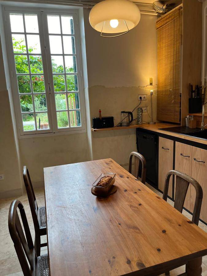 Location de vacances pour 8 personnes, avec jardin et terrasse ainsi que vue et piscine à Sainte-Foy-la-Grande - 3