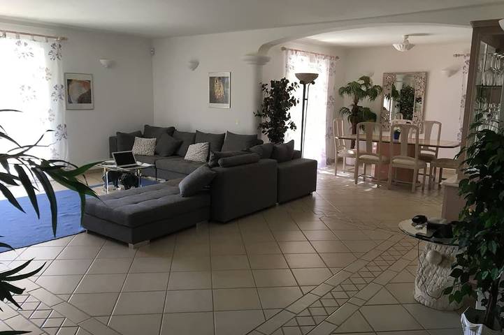 Luxury villa with heated pool in Porches, Faro Distrikt