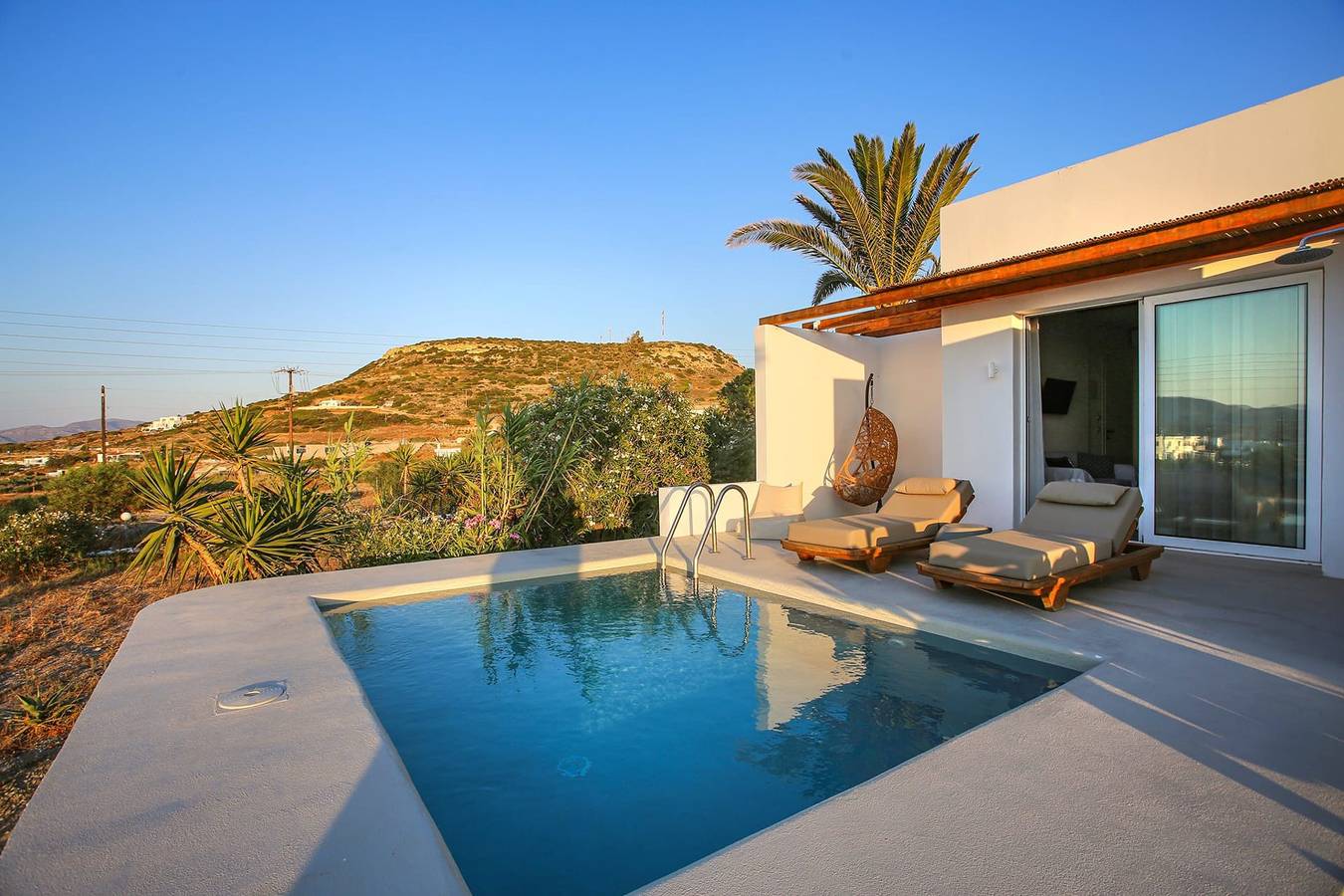 Velithion Suite, Divine Sea Views, Private Pool, Furnished Terrace, Milos in Pollonia, Milos