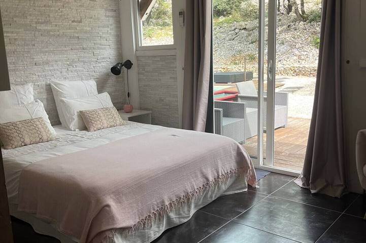 Location de vacances pour 2 personnes, avec piscine et jacuzzi à Puéchabon - 2