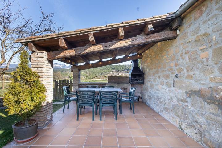 Casa rural para 9 personas, con jardín y vistas al lago, Se admiten mascotas en Solsonés - 2