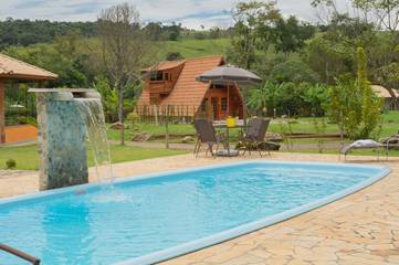 Maison d’hôte pour 2 personnes, avec jardin ainsi que piscine et vue, animaux acceptés à Cunha