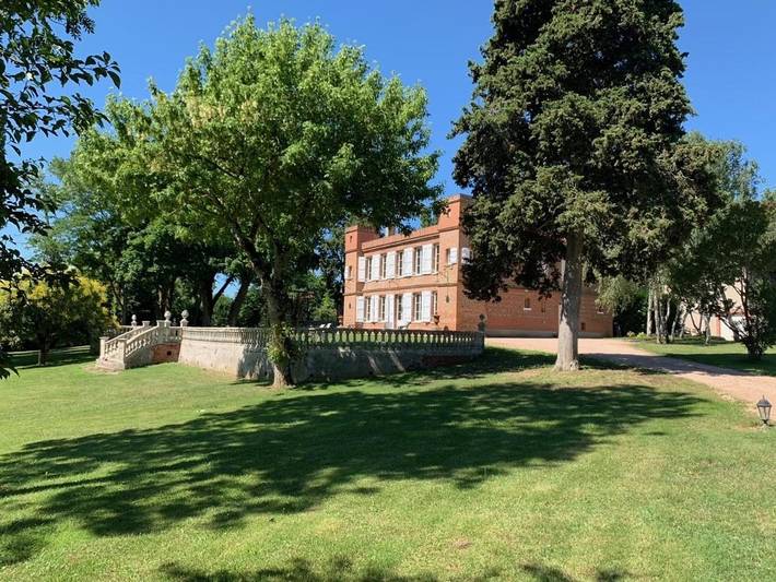 Chambre d’hôte pour 2 personnes, avec Terrasse et Jardin ainsi que Piscine et Vue à Lherm