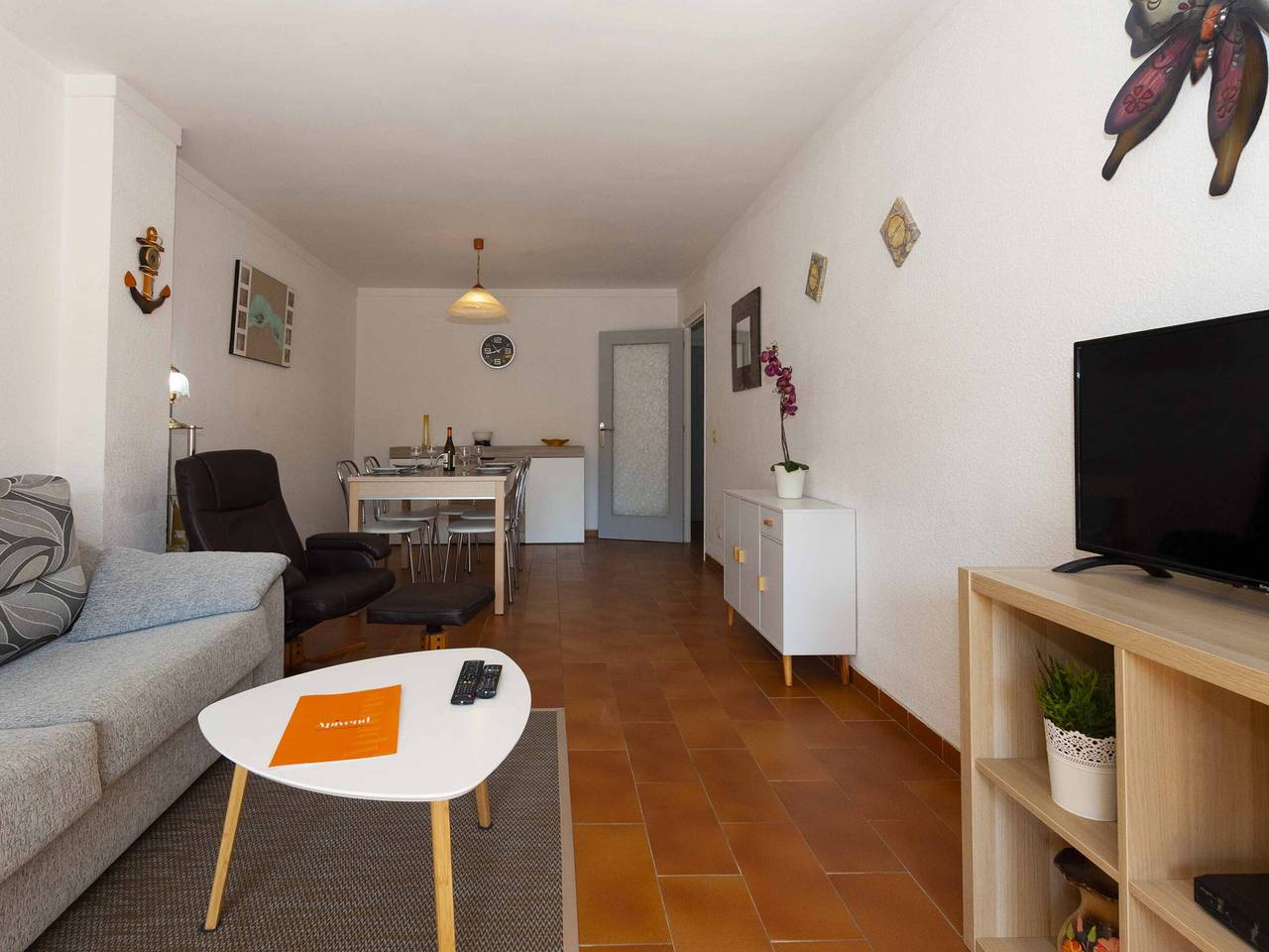 Apartamento entero, Apartamento céntrico para 6 en Rosas con A/C, lavavajillas y terraza. in Roses Centre, Roses