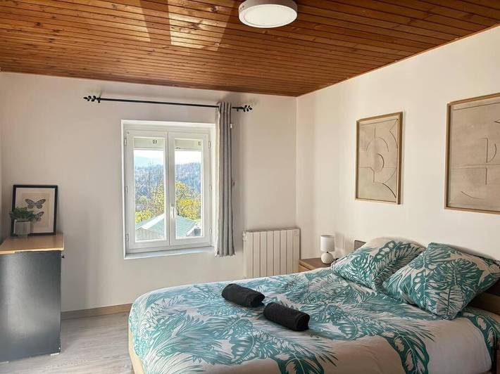 Gîte pour 4 personnes, avec Vue à Échallon