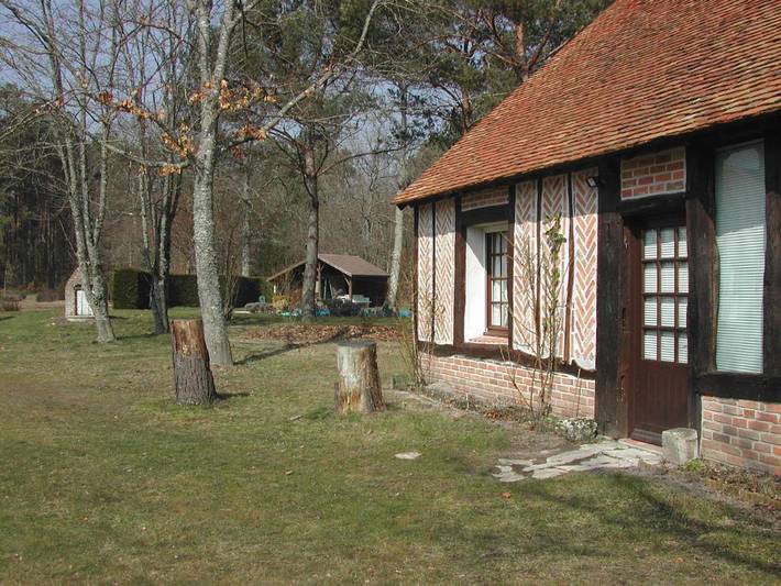 Location de vacances pour 5 personnes, avec vue et piscine ainsi que jardin et vue sur le lac à Dhuizon - 3