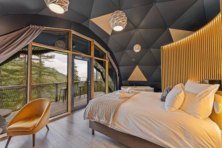 Hôtel pour 2 personnes, avec Balcon et Jacuzzi ainsi que Terrasse et Sauna