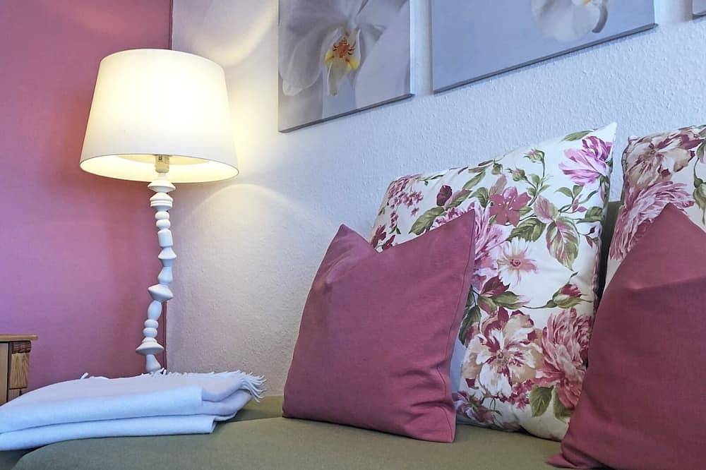 Urlaub im denkmalgeschützten Reetdachfachwerkhaus \"Rikate\" in Kappeln an der Schlei, hochwertig und mit Schleiblick in der Heimat des Landarztes in Kappeln, Kappeln & Umgebung